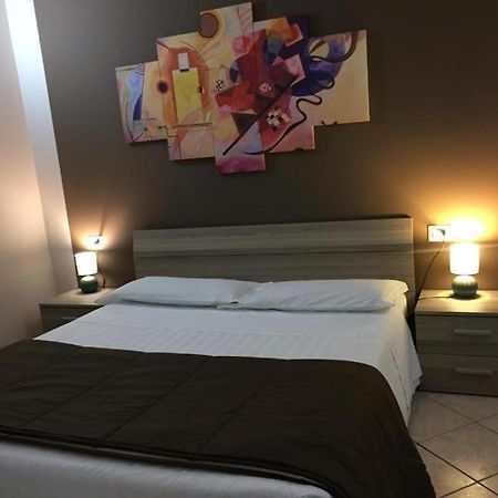 Camera B&B Hotel Parma Esterno foto