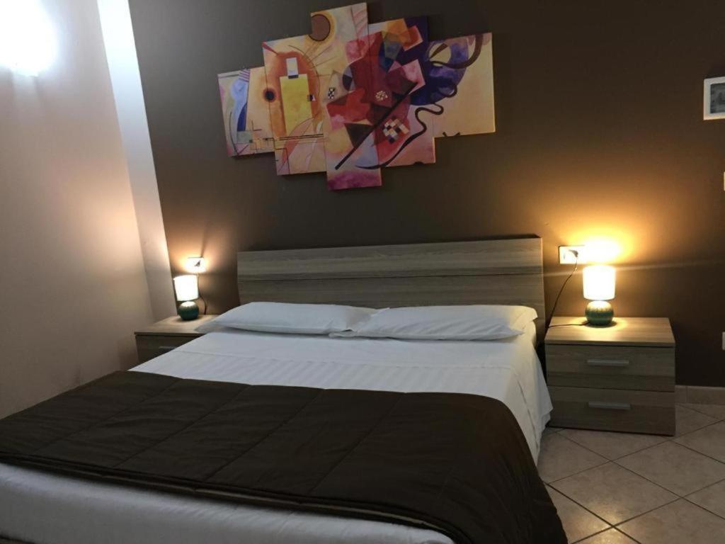 Camera B&B Hotel Parma Esterno foto